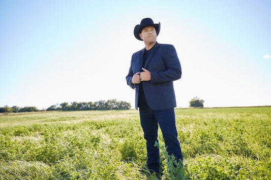Gord Bamford Celebrates “Finding Authentic Happiness” With “Heaven On Dirt” Video. 06.2021